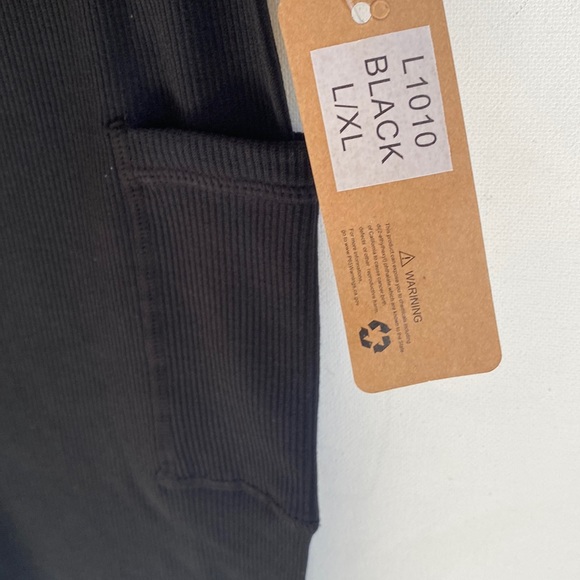 (AA4) Odiva Black Ribbed 2piece Tank top and Biker Short set, Size XL, NWT - Picture 8 of 14